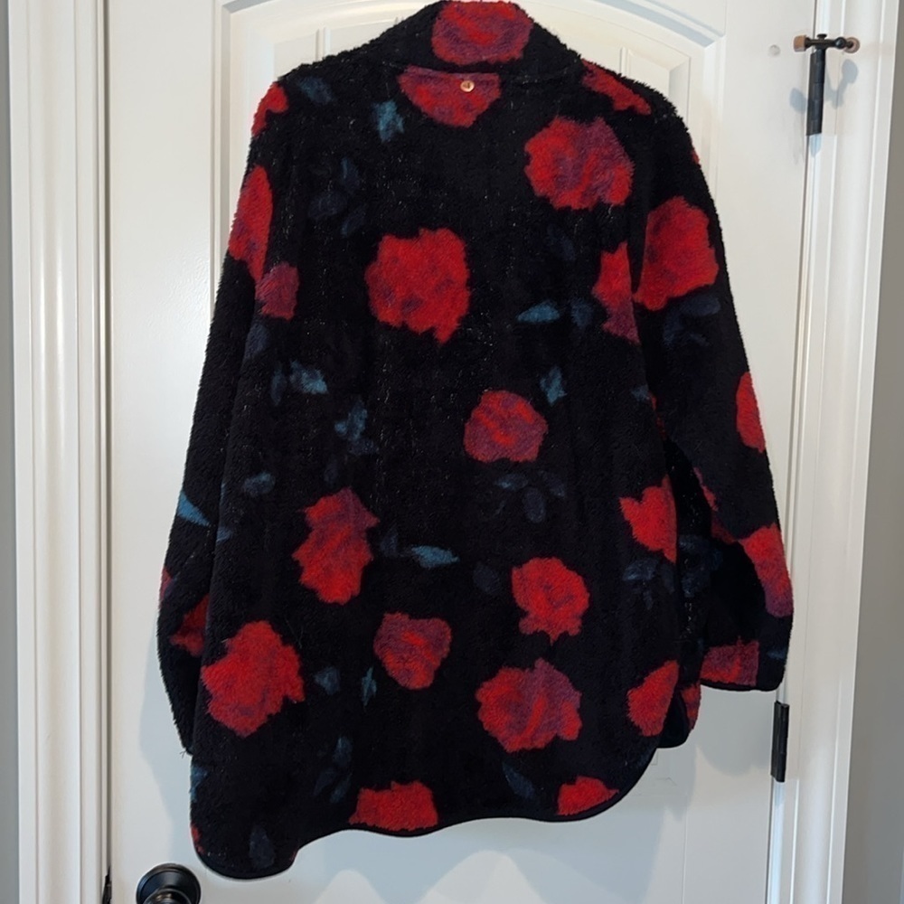 Lane Bryant LIVI 1/4 zip black cozy fleece red rose floral romantic size 18/20 - Picture 9 of 10